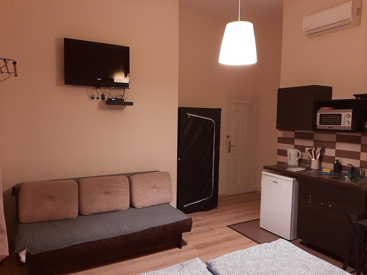 Downtown Apartments บูดาเปสต์ ภายนอก รูปภาพ