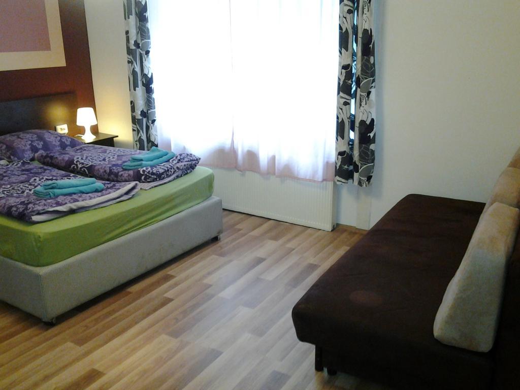 Downtown Apartments บูดาเปสต์ ภายนอก รูปภาพ